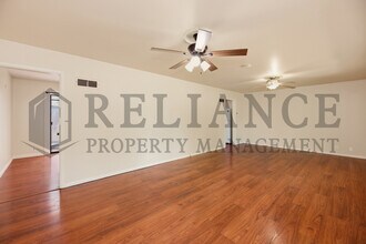 321 SE 10th St in Newton, KS - Foto de edificio - Building Photo