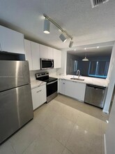 4160 NW 67th Terrace in Lauderhill, FL - Foto de edificio - Building Photo