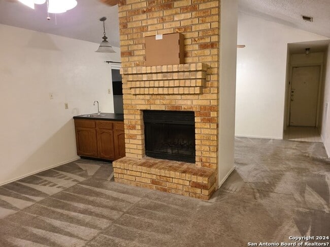 620 Fern Meadow Dr in Universal City, TX - Building Photo - Building Photo