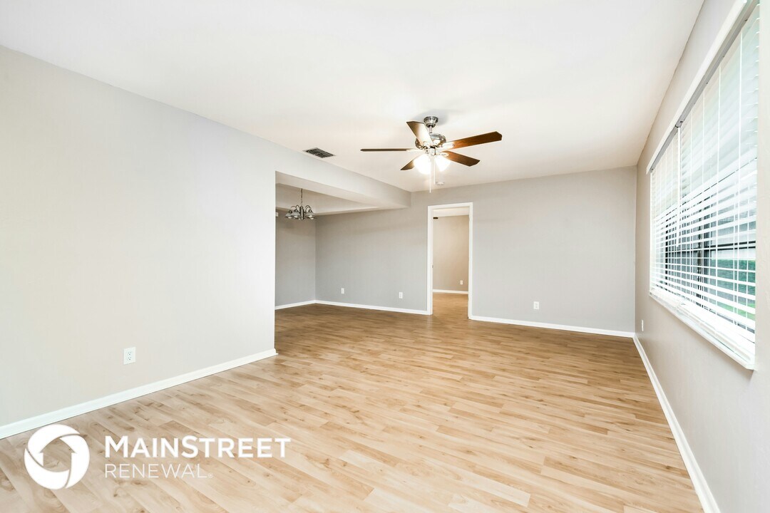 8445 Winged Foot Dr in Ft. Myers, FL - Building Photo