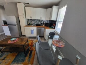 5624 Lime Way in Seminole, FL - Building Photo - Building Photo