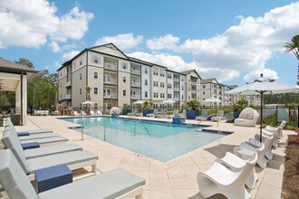 Avion Apartments in Jacksonville, FL - Building Photo - Building Photo