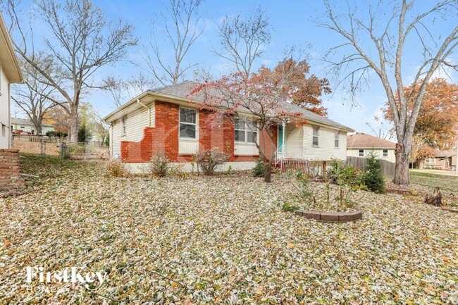 9000 N Grand Ave in Kansas City, MO - Foto de edificio - Building Photo