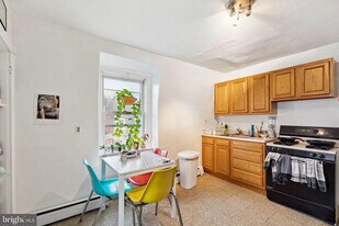 4819 Walton Ave, Unit 3 in Philadelphia, PA - Building Photo