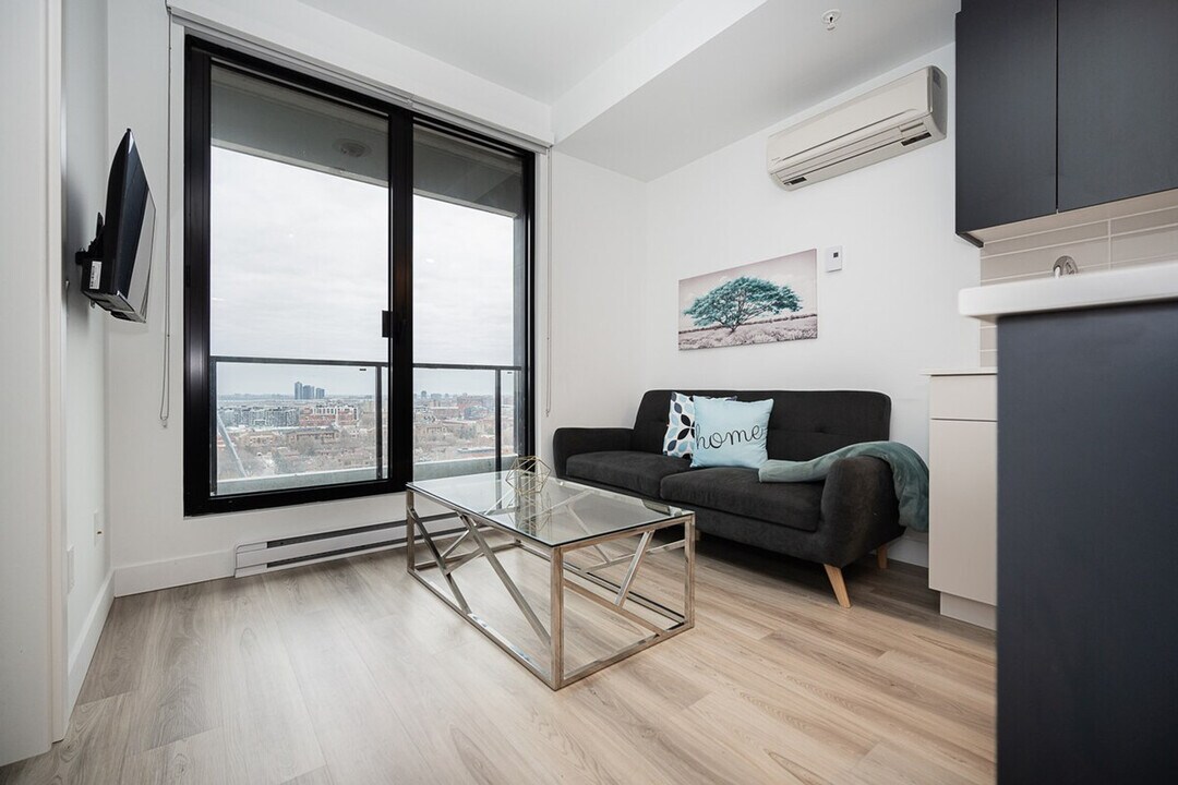 4171 Rue de la Montagne in Montréal, QC - Building Photo