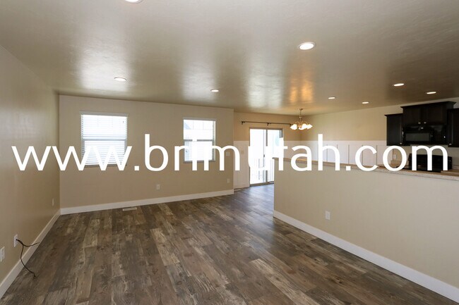 14547 S Edgemere Dr in Herriman, UT - Building Photo - Building Photo