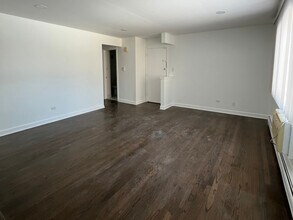 10430 Michael Todd Terrace in Glenview, IL - Building Photo - Building Photo