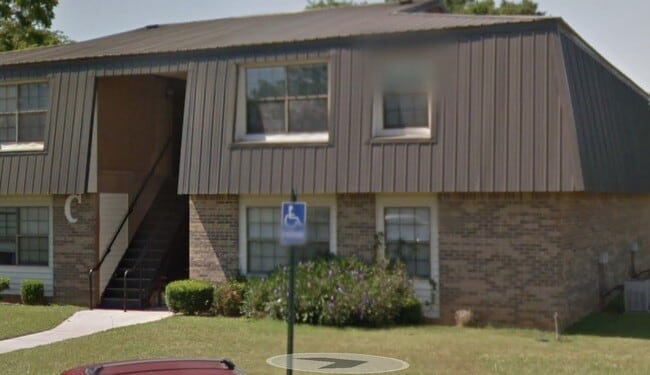 property at 401 Dogwood Dr