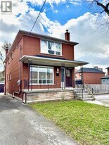 115 Torrens Ave in Toronto, ON - Building Photo