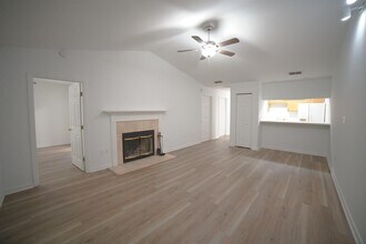 1272 Cross Creek Cir in Tallahassee, FL - Building Photo - Building Photo