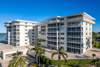 Regency Towers East in Naples, FL - Building Photo - Building Photo