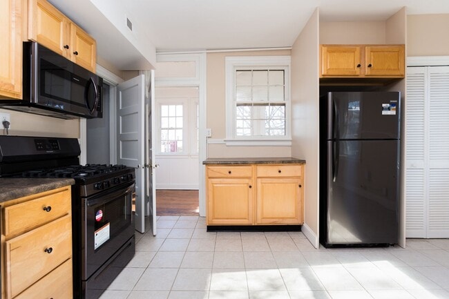 property at 412 W Marshall St