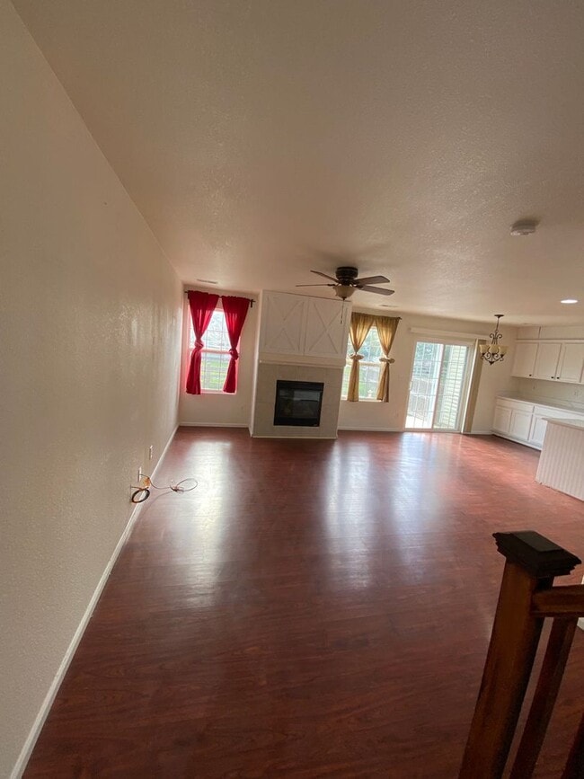 8126 S Memphis Way in Englewood, CO - Building Photo - Building Photo