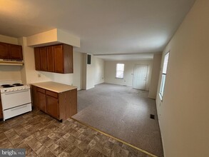 2313 Jenkintown Rd in Glenside, PA - Building Photo - Building Photo