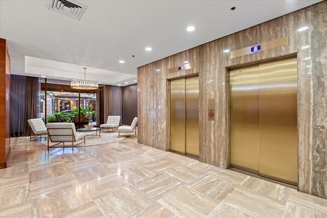 40 E Delaware Pl, Unit 805 in Chicago, IL - Foto de edificio - Building Photo
