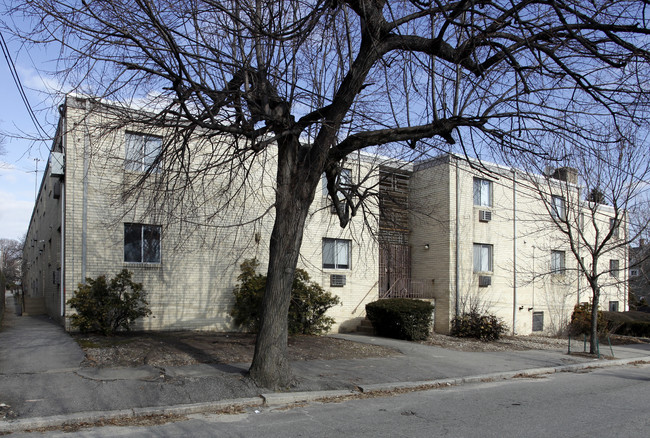 391-395 Angell St in Providence, RI - Building Photo - Building Photo