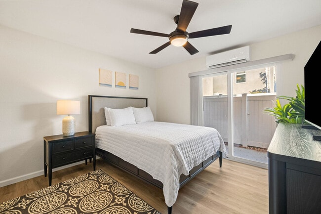 3030 Suncrest Dr in San Diego, CA - Building Photo - Building Photo