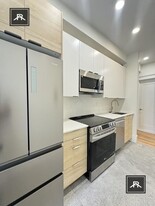 1084 Commonwealth Ave in Boston, MA - Building Photo