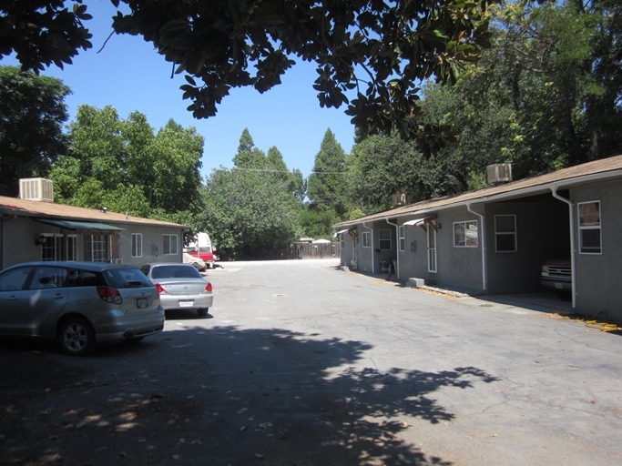 2646 Sharon Ave in Redding, CA - Foto de edificio