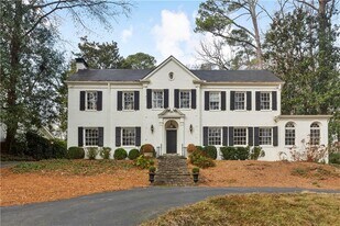 3056 E Pine Valley Rd NW in Atlanta, GA - Building Photo