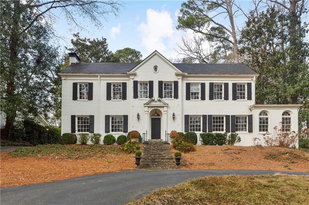 3056 E Pine Valley Rd NW in Atlanta, GA - Building Photo