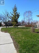 34 Shandara Crescent in Toronto, ON - Building Photo - Building Photo