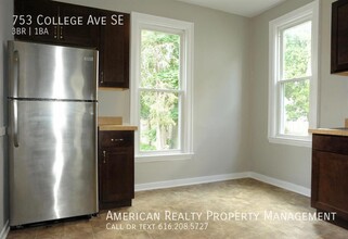 753 College Ave SE in Grand Rapids, MI - Building Photo - Building Photo
