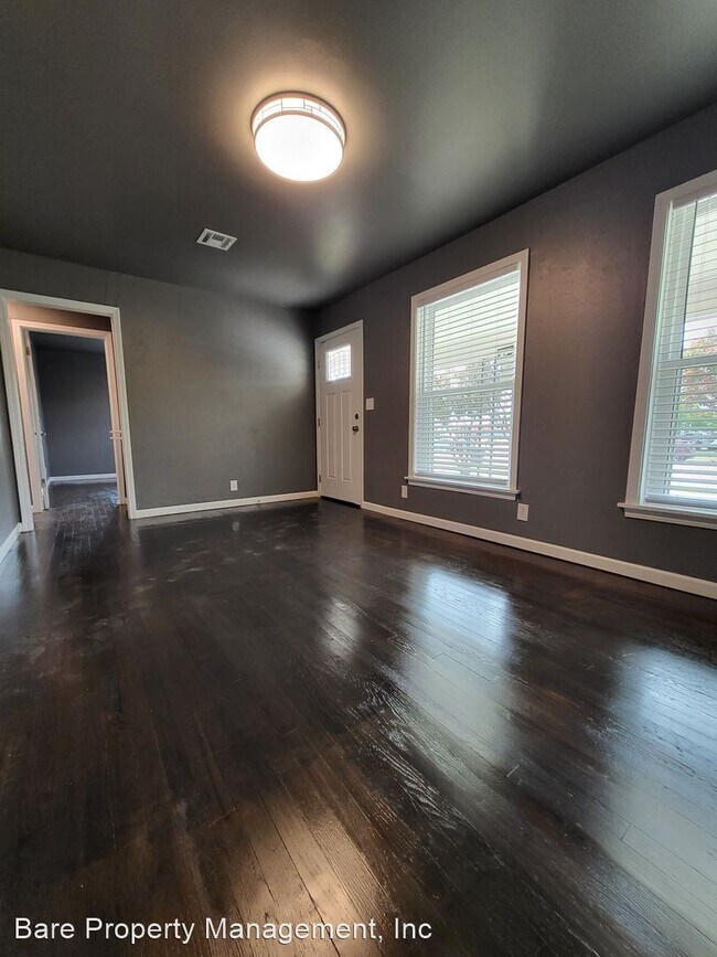 1133 E Lindsey St photo'