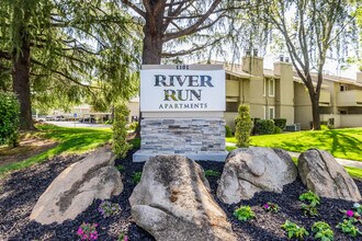 River Run in Vacaville, CA - Foto de edificio - Building Photo