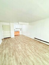 15601 Schoolcraft Rd in Detroit, MI - Building Photo - Building Photo