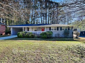 2932 Heather Dr, Unit A in East Point, GA - Building Photo