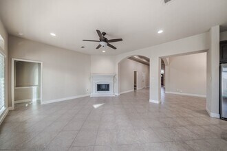 13509 Silent Walk Dr in Pearland, TX - Building Photo - Building Photo