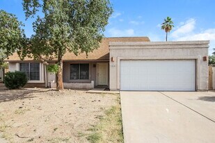 19643 N 12th Pl in Phoenix, AZ - Building Photo