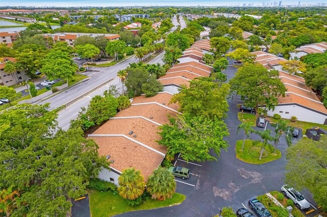 19932 NE 5th Ct in Miami, FL - Building Photo - Building Photo