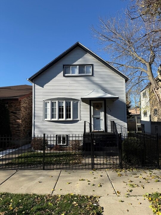 3736 S Parnell Ave in Chicago, IL - Building Photo