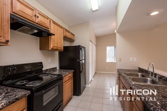 1238 Piney Branch Cir in Valrico, FL - Building Photo - Building Photo
