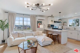 2217 Scott Ave in Los Angeles, CA - Building Photo - Building Photo