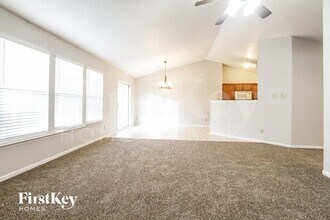 744 Thornwood Ln in Avon, IN - Building Photo - Building Photo