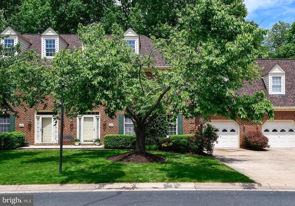 4103 Corbin Hall Ln in Fredericksburg, VA - Foto de edificio