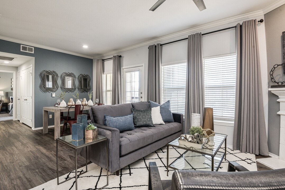 Ranch Three0Five in Arlington, TX - Foto de edificio