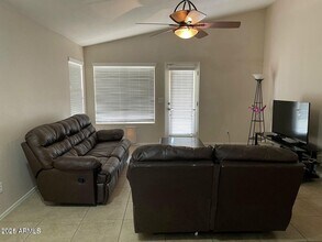 1091 W Kingbird Dr in Chandler, AZ - Building Photo - Building Photo