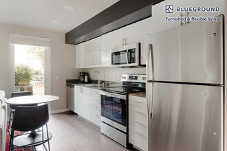 2690 152nd Ave NE in Redmond, WA - Building Photo - Building Photo