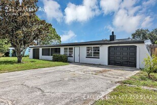 231 Stanley Ave in Frostproof, FL - Building Photo