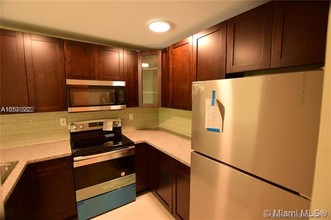 482 NW 165th St-Unit -A303 in Miami, FL - Building Photo - Building Photo