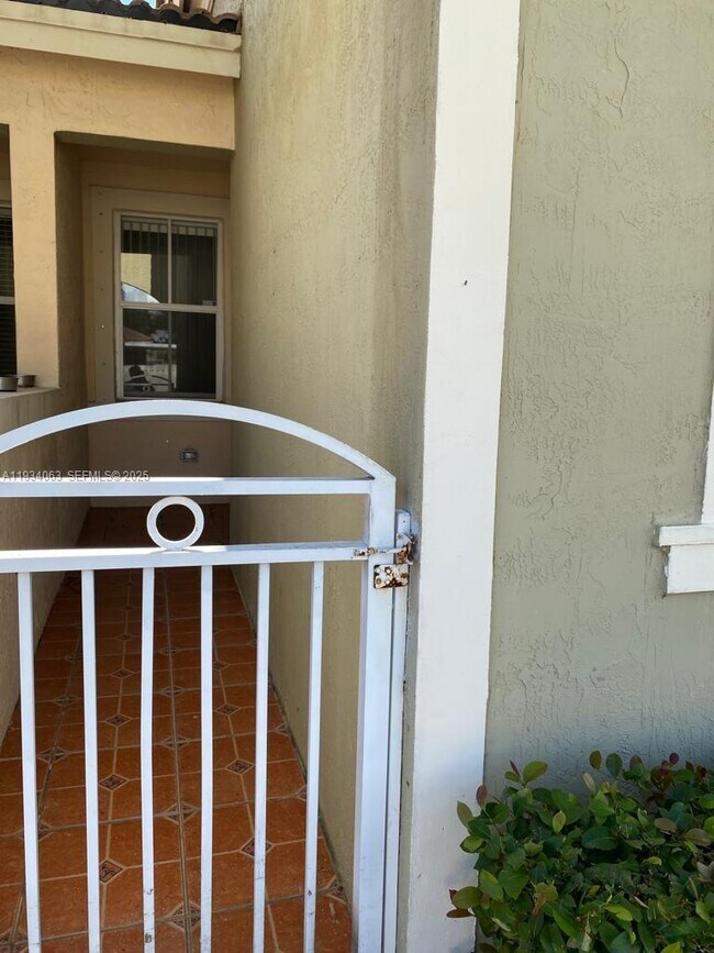 11024 SW 237th Ln in Homestead, FL - Building Photo - Building Photo