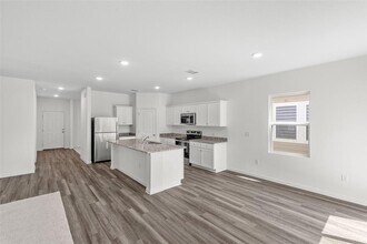 140 Mullen Wy in Taylor, TX - Building Photo - Building Photo