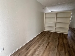 216 Cypress Ave, Unit K in Santa Ana, CA - Building Photo - Building Photo