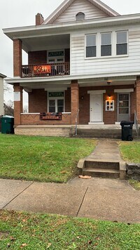 741 Woodlawn Ave, Unit 3