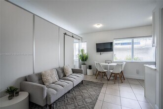 6971 Carlyle Ave in Miami Beach, FL - Building Photo - Building Photo