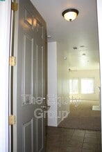 122 N Roeben St in Visalia, CA - Building Photo - Building Photo